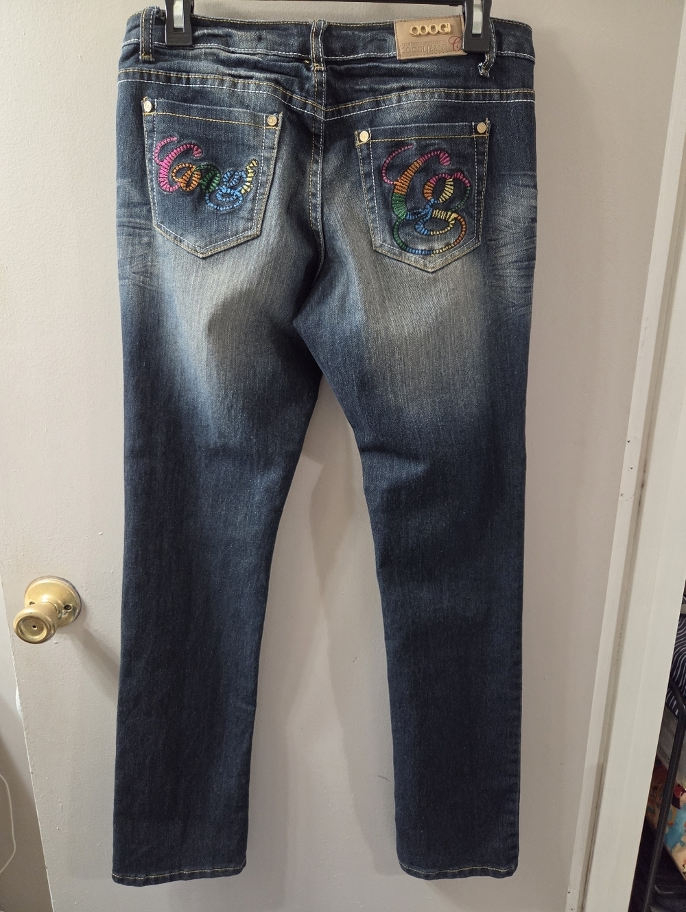 Coogi Stylish Multicolor Embroidered Back-Pocket Women Low Rise Jeans. Sz 7/8